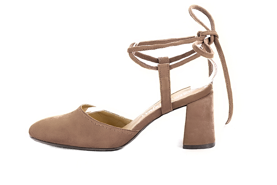 Women's biscuit beige elegant closed-toe heels, with crossed straps. Round toe. High flare heels - Profile view